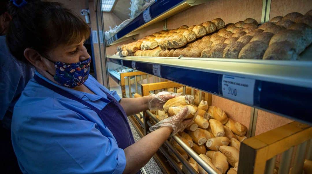 Precios descuidados: el kilo de pan subirá hasta 13% en los próximos días