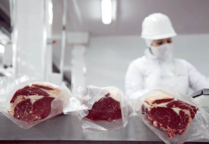En medio del conflicto por la carne, el Gobierno denunció a 19 frigoríficos por maniobras fraudulentas de exportación