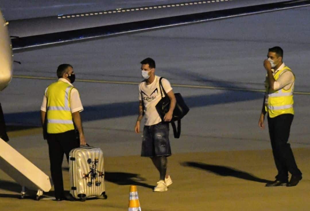 Lionel Messi llegó a la Argentina: fue hisopado y se trasladó a la burbuja de la Selección en Ezeiza