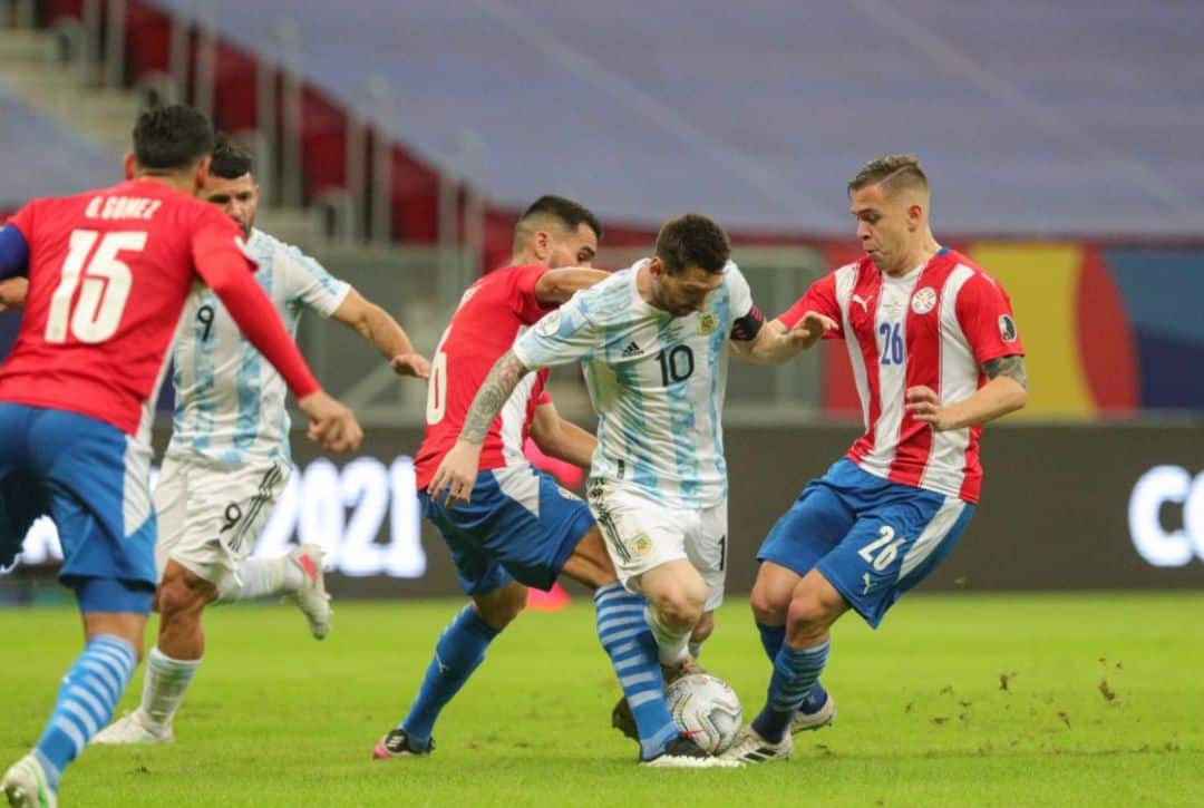Copa América: Argentina superó a Paraguay y se aseguró un lugar en los 4tos de final