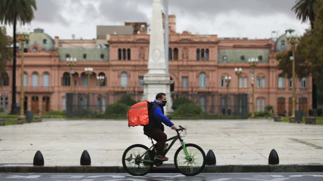 Pese a la llegada de vacunas, el Gobierno ve con preocupación la cantidad de casos de coronavirus y no descarta extender los cierres estrictos los fines de semana