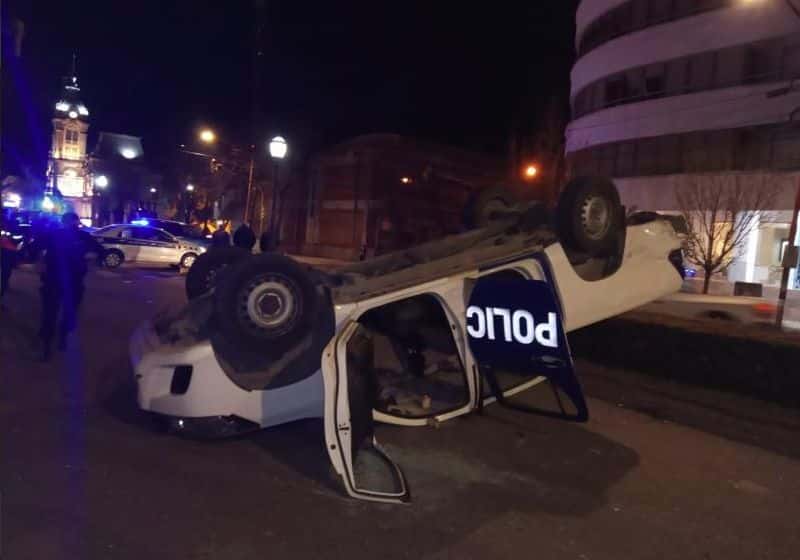 Choque y vuelco de un patrullero en Tres Arroyos