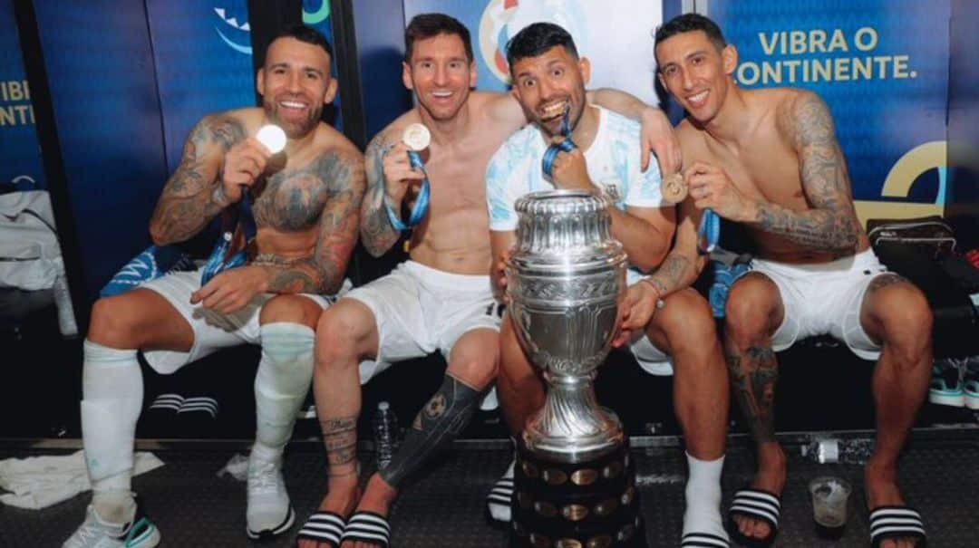 Ya se extrañan: la graciosa charla de Messi con sus compañeros con una insólita intervención de Neymar