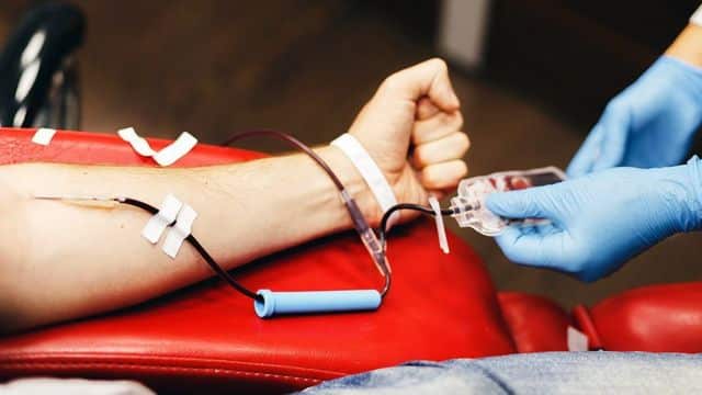 Latinoamérica unida dona sangre: campaña de Ayuda Lé y el Hospital Penna