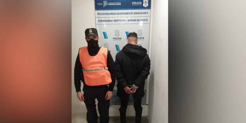 Lo detuvieron tras una persecución: llevaba troqueles de LSD