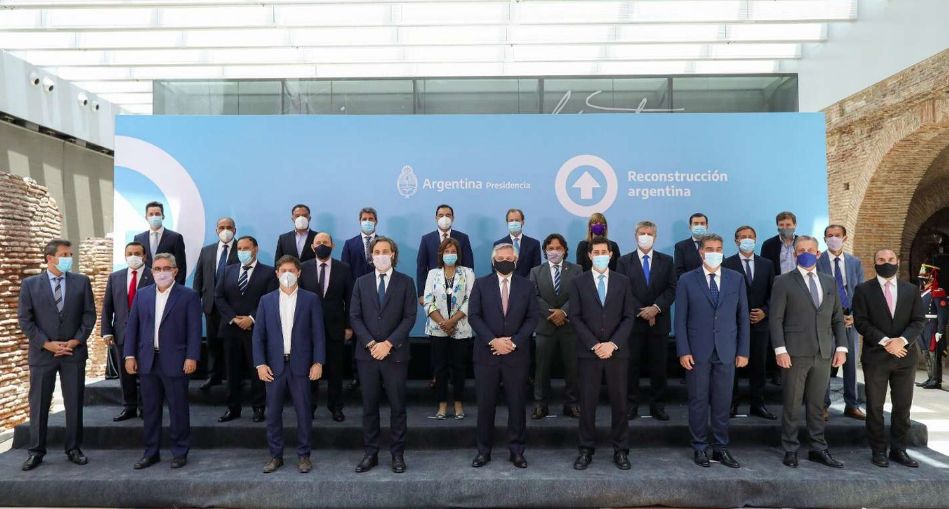 Ministros del Presidente Férnandez ponen a disposición renuncia tras el fracaso de las PASO