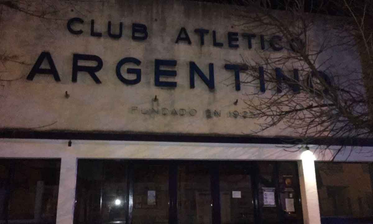 El Club Argentino clausurado por una fiesta clandestina