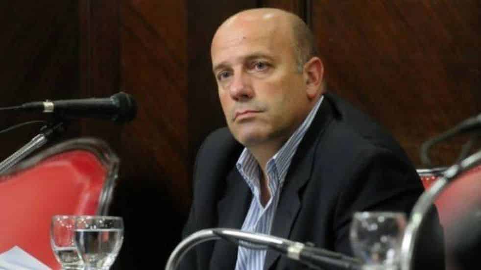 El senador De Leo propone que los sueldos del intendente y concejales los regule el Concejo Deliberante