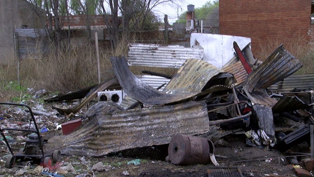 Un incendio destruyó una precaria vivienda