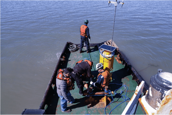 Instalaron la segunda boya de monitorieo ambiental en el Puerto de Bahía Blanca