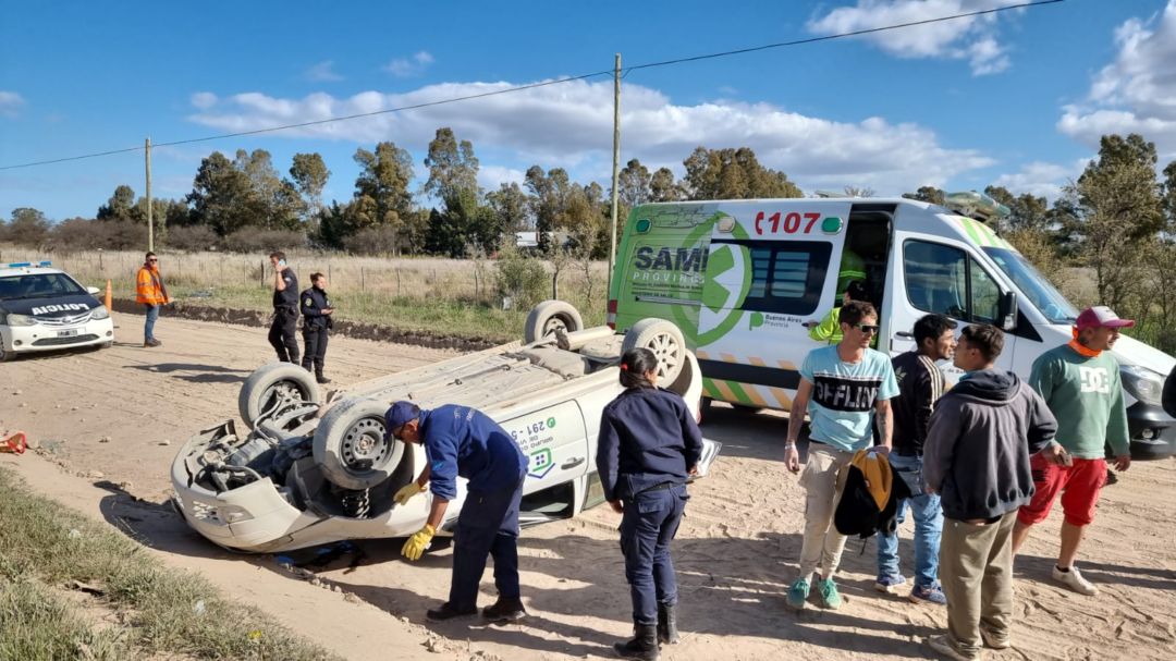 Vuelco y un herido en Sixto Laspiur 5100