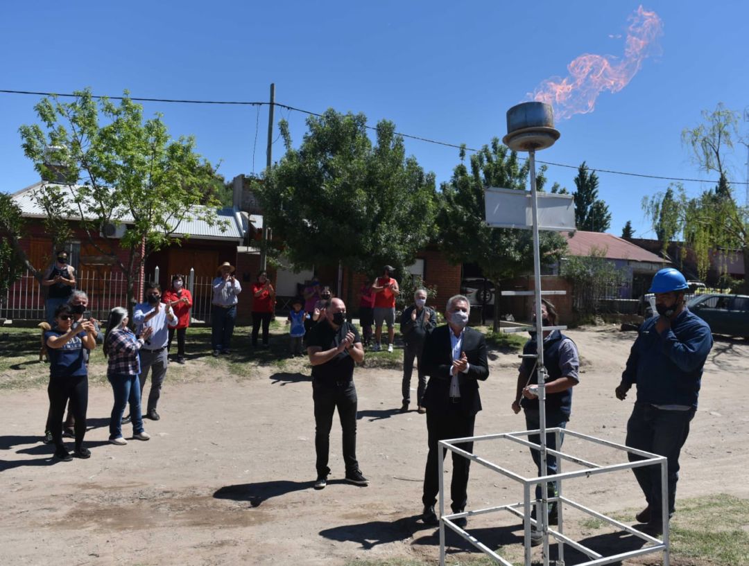 El intendente habilitó ampliación de red de gas en Punta Blanca