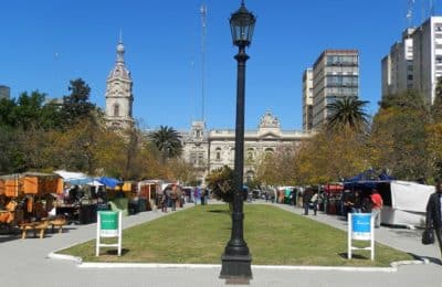 Nueva edición de la Feria Nacional de Artesanos en la Plaza Rivadavia