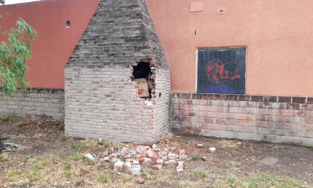 Otra vez vandalizaron el Parque de Mayo