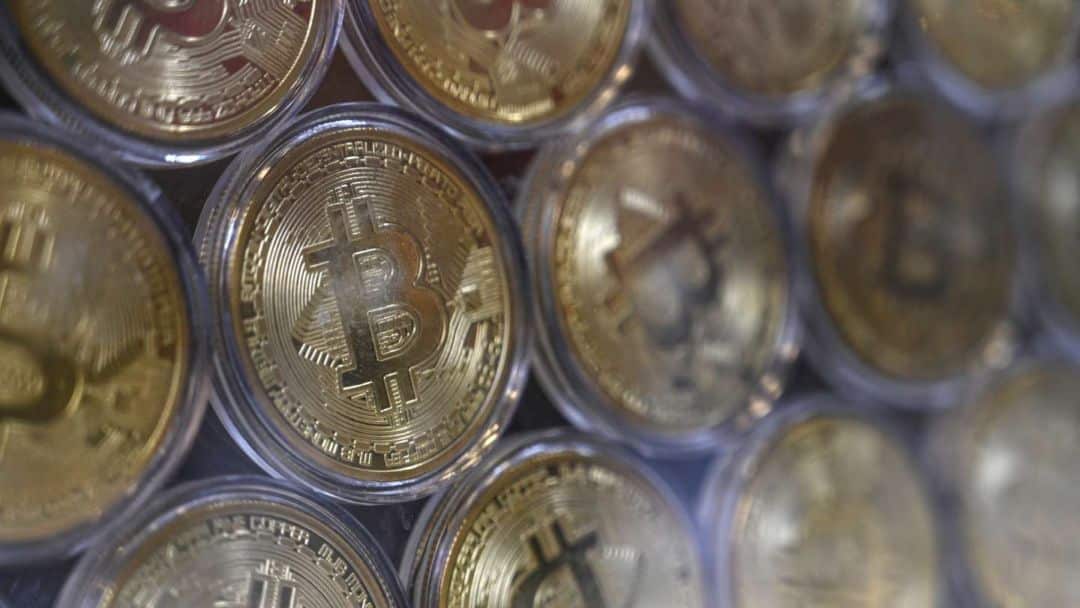 Por un decreto del Gobierno, las operaciones con bitcoin y otras criptomonedas pagarán el Impuesto al Cheque