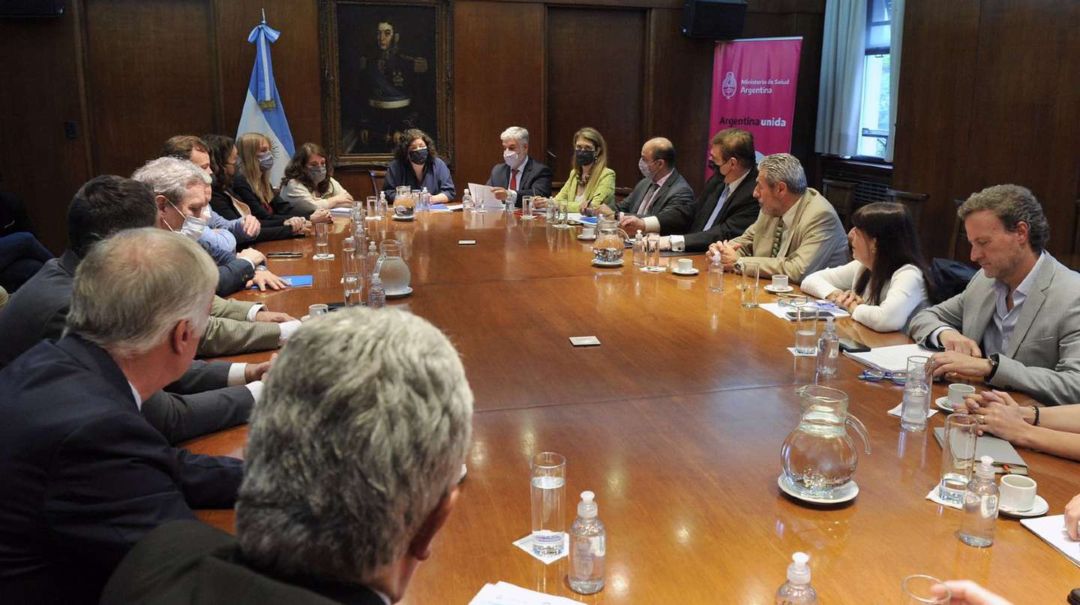 El Gobierno y los laboratorios anunciaron que los precios de los medicamentos quedarán congelados hasta el 7 de enero de 2022