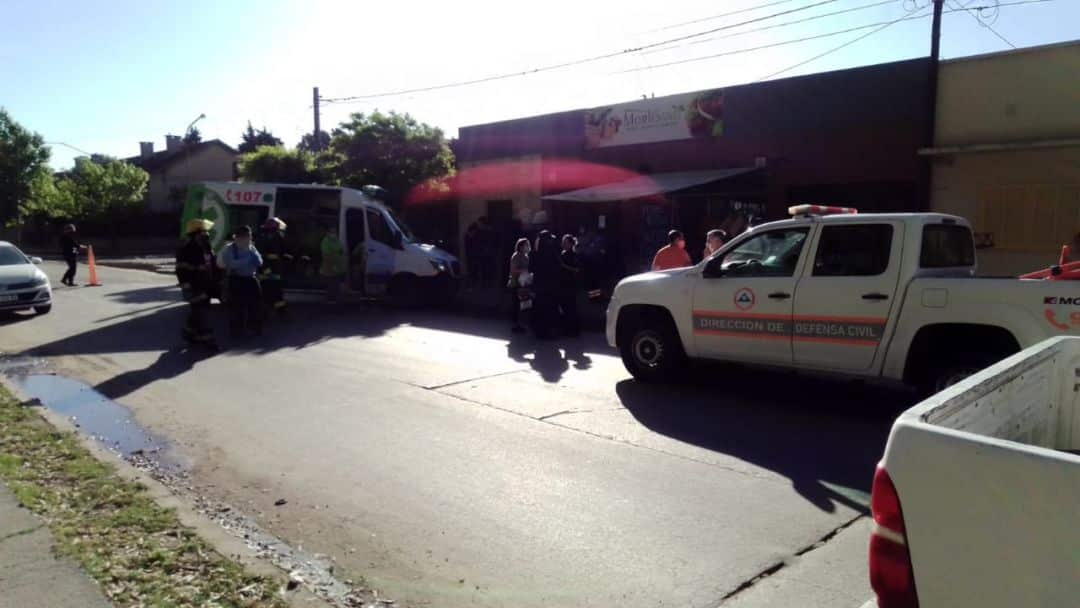 Una menor trasladada al hospital tras un accidente en la moto que conducía su madre