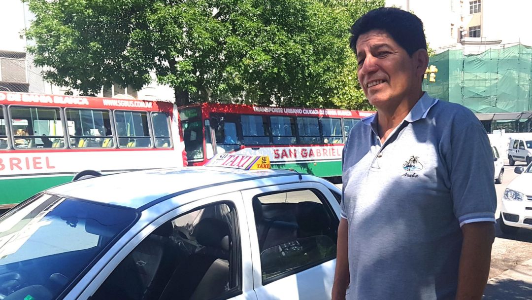 Aumento de la tarifa de taxis: “La gente te dice que tiene 300 pesos y lo bajes donde llega el reloj”