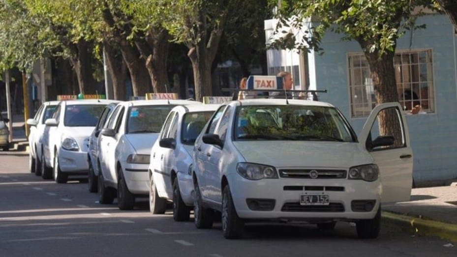 Aprobaron una nueva suba en la tarifa de taxis y remises