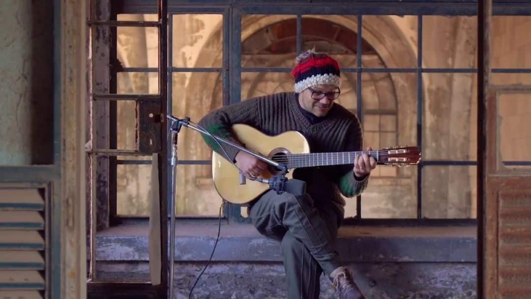 Fernando Cuello, el artista que realizó un videoclip en la ex usina de Ingeniero White