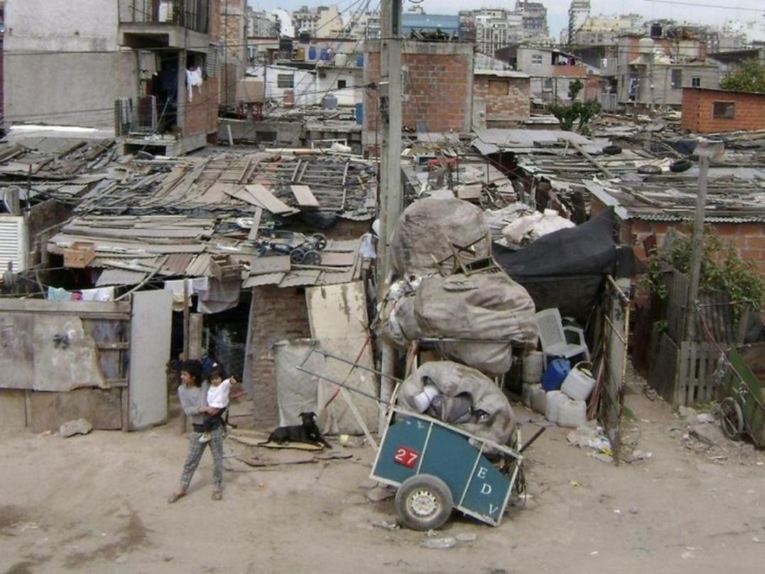 Una de cada cuatro personas en Bahía Blanca vive en pobreza multidimensional