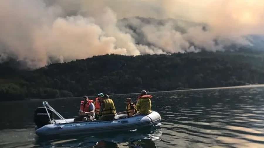 Declaran la emergencia ígnea en todo el país mientras combaten los incendios en la Patagonia