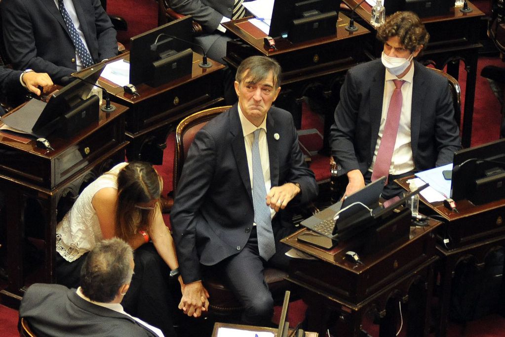 Conmovedora despedida de Esteban Bullrich en el Senado