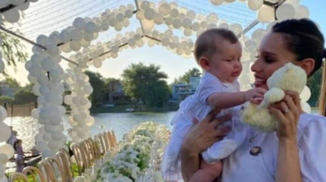 Pampita bautizó a su hija Ana García Moritán: eligió dos madrinas y dos padrinos