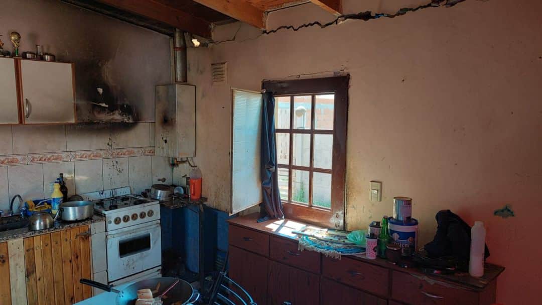Pérdida de gas y explosión en una vivienda de Sáenz Peña al 400