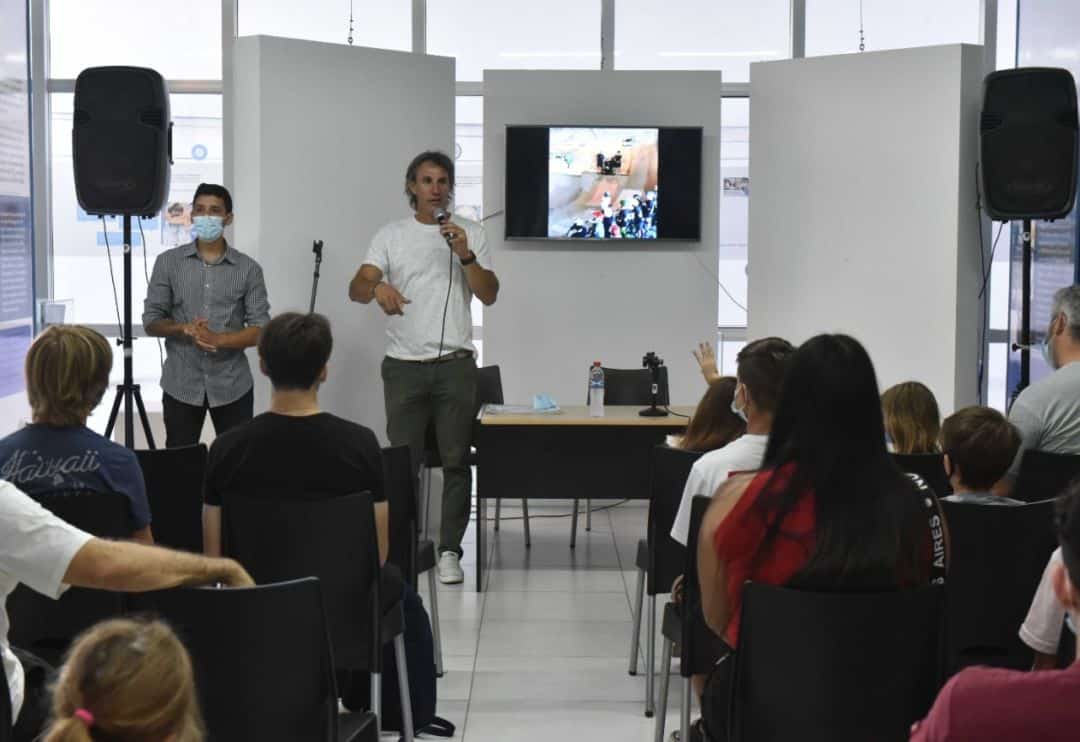 Entrega de diplomas a alumnos y alumnas de la escuela BMX Municipal