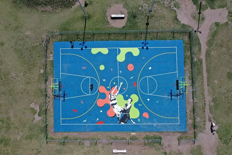 Mirá cómo quedó el homenaje a Manu Ginóbili en la cancha de básquet del Parque de Mayo