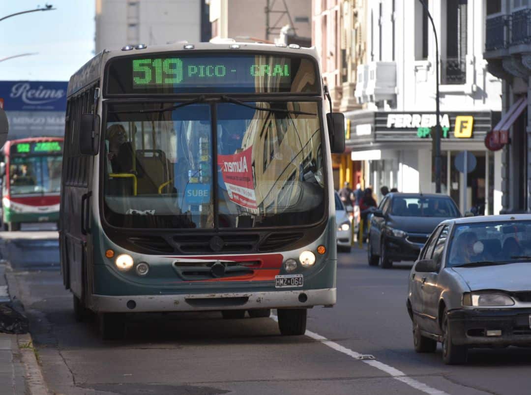 Cortarán un carril de colectivos en el centro y varias líneas cambiarán su recorrido