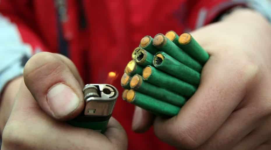 Fuegos artificiales: los peligros para la salud del uso indiscriminado de pirotecnia en celebraciones