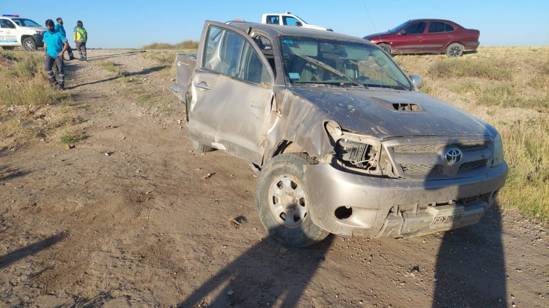 Chocaron un camión y una camioneta en la Ruta 33