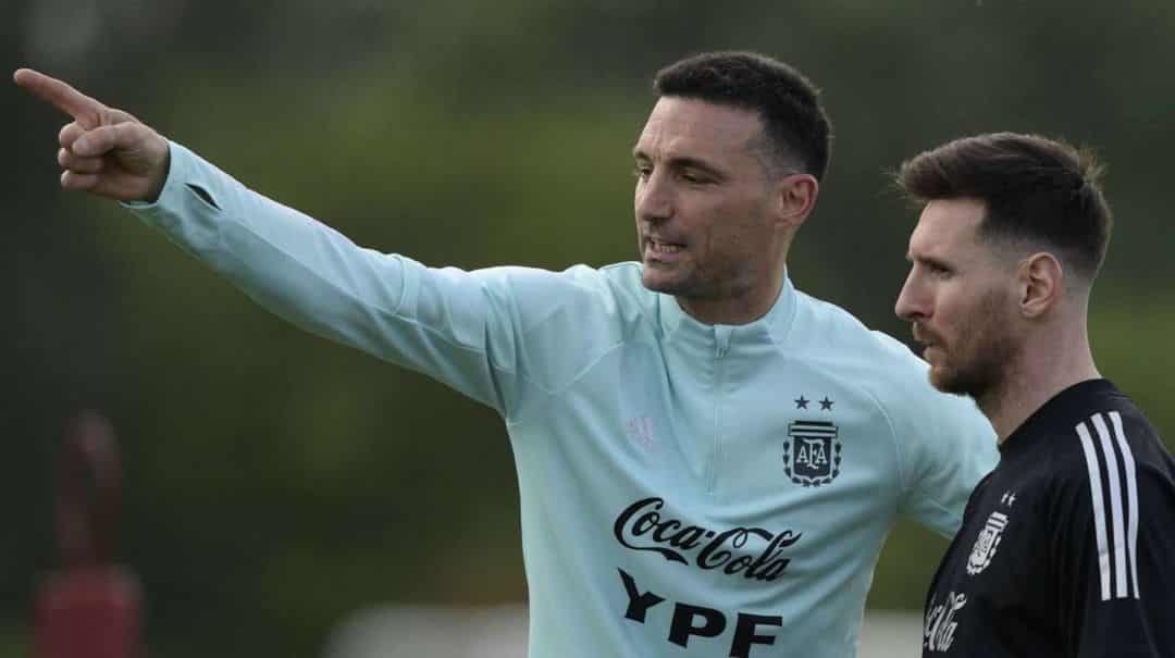 Lionel Messi se metió en el vivo de Lionel Scaloni y desató la locura de los hinchas de la Selección