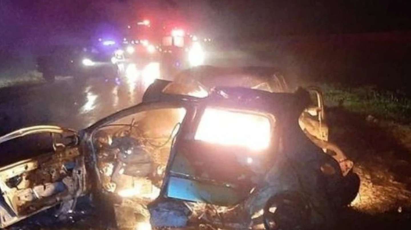 Choque e incendio en una ruta de Córdoba: murieron cinco miembros de una familia, incluido un bebé