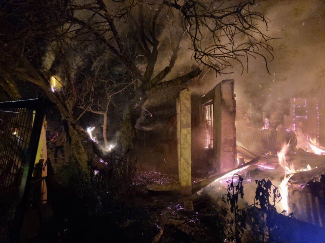 Un incendio destruyó una vivienda en el barrio Maldonado