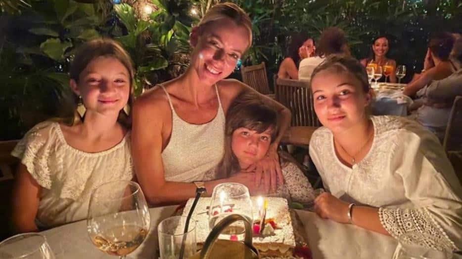 Nicole Neumann mostró el tatuaje que comparte con sus tres hijas