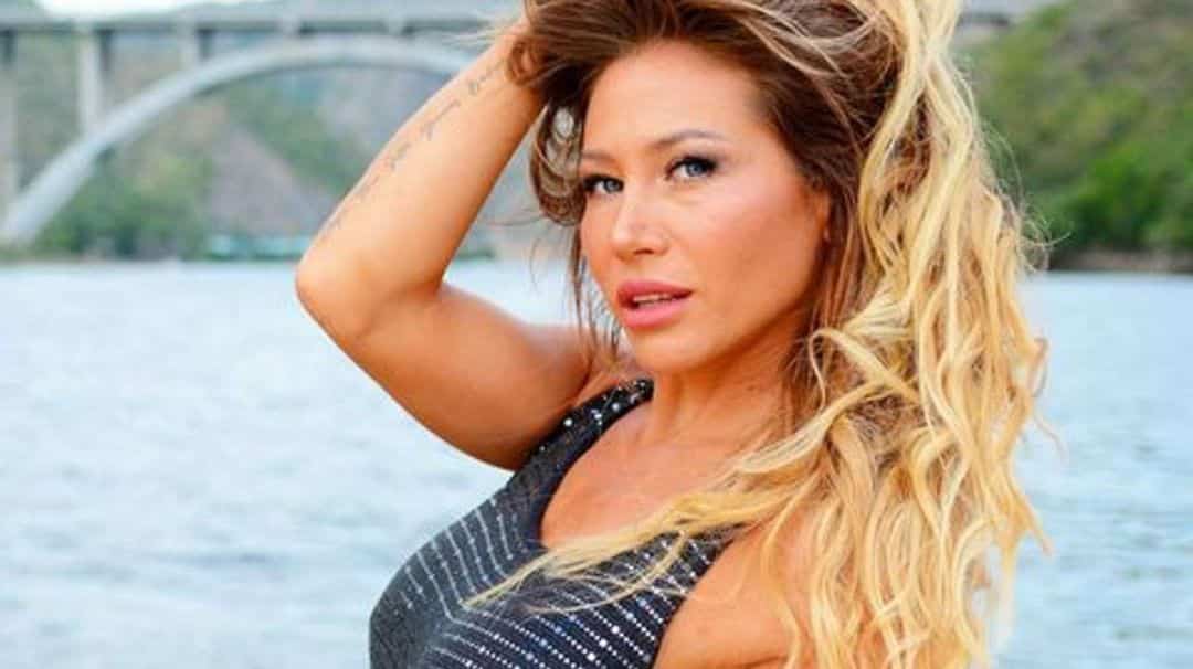 Adabel Guerrero subió una foto desnuda de “no a la guerra” y tuvo que borrarla por las repercusiones
