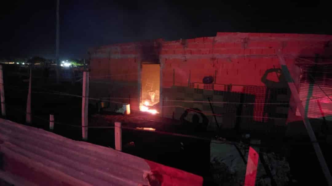Investigan las causas del incendio de una vivienda