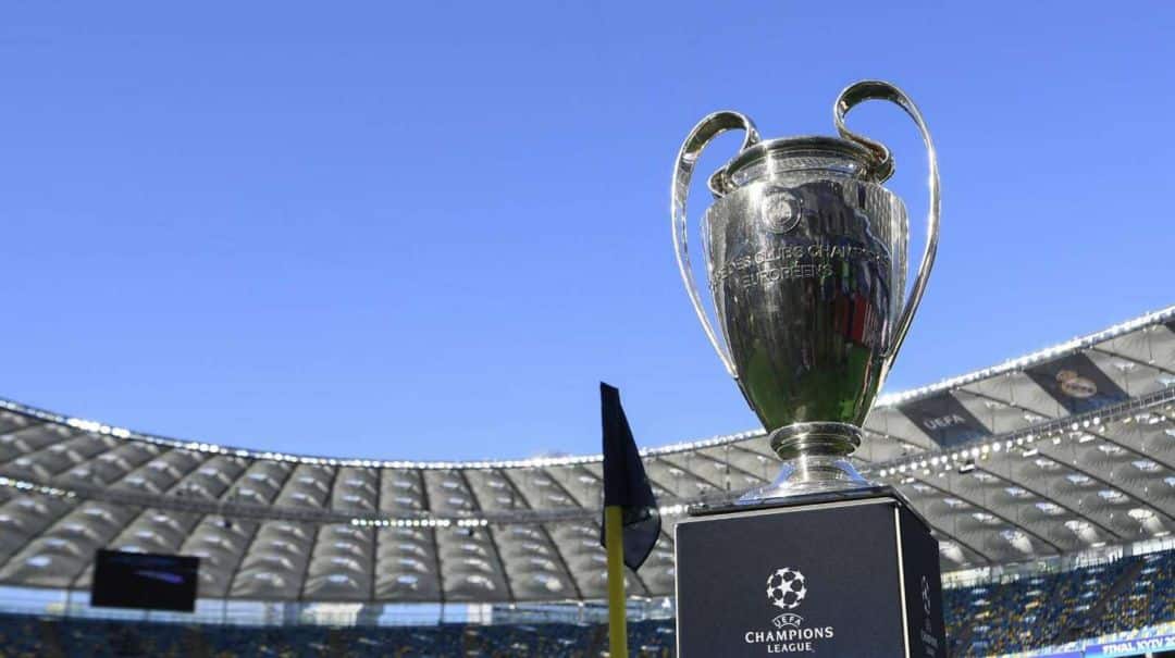 Por la invasión a Ucrania, la final de la Champions League se jugará en Francia y no en Rusia