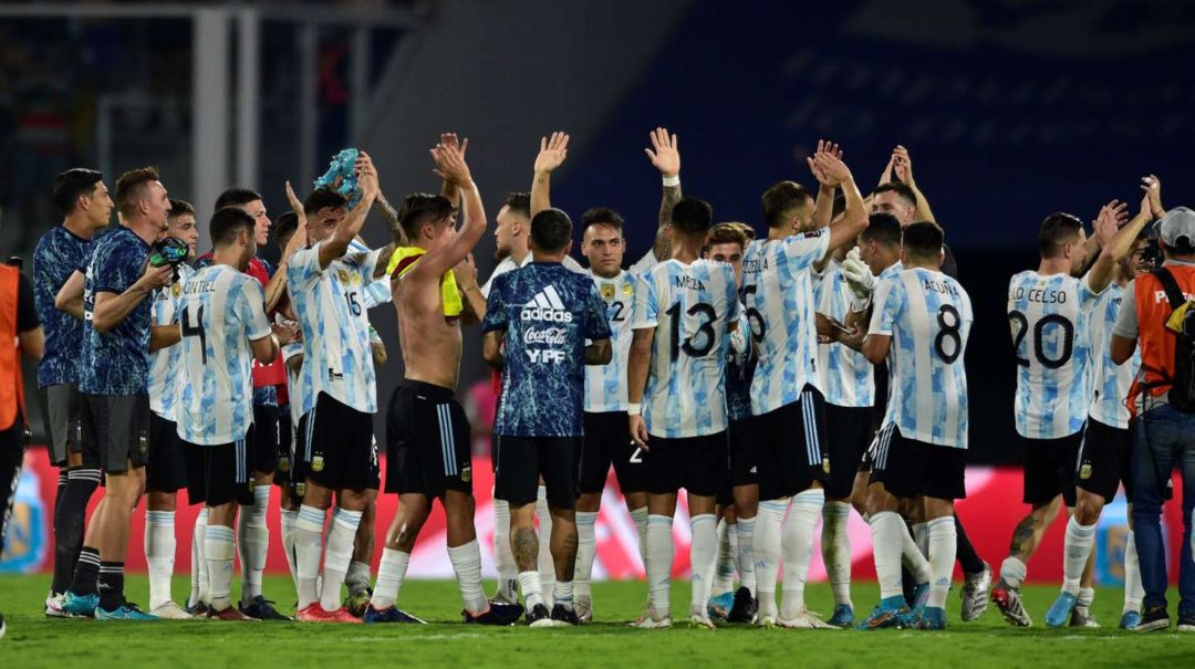 Con el “capitán” Di María en modo Messi, Argentina extendió su racha invicta y agiganta su prestigio