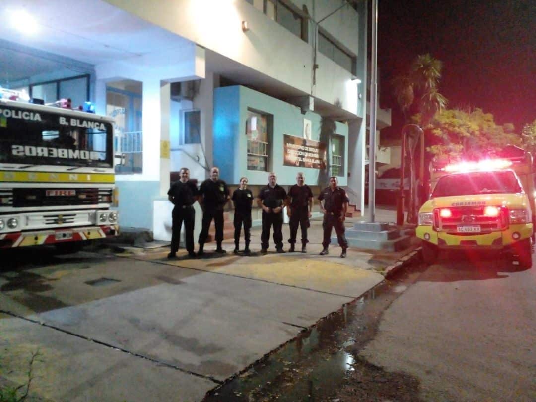 Bomberos asisten y salvan la vida de un pequeño de 3 años
