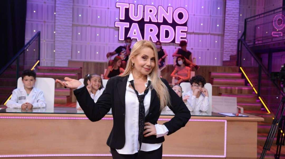 Andrea Politti vuelve a la escuela con “Turno Tarde”, un ciclo que pone a prueba a los famosos