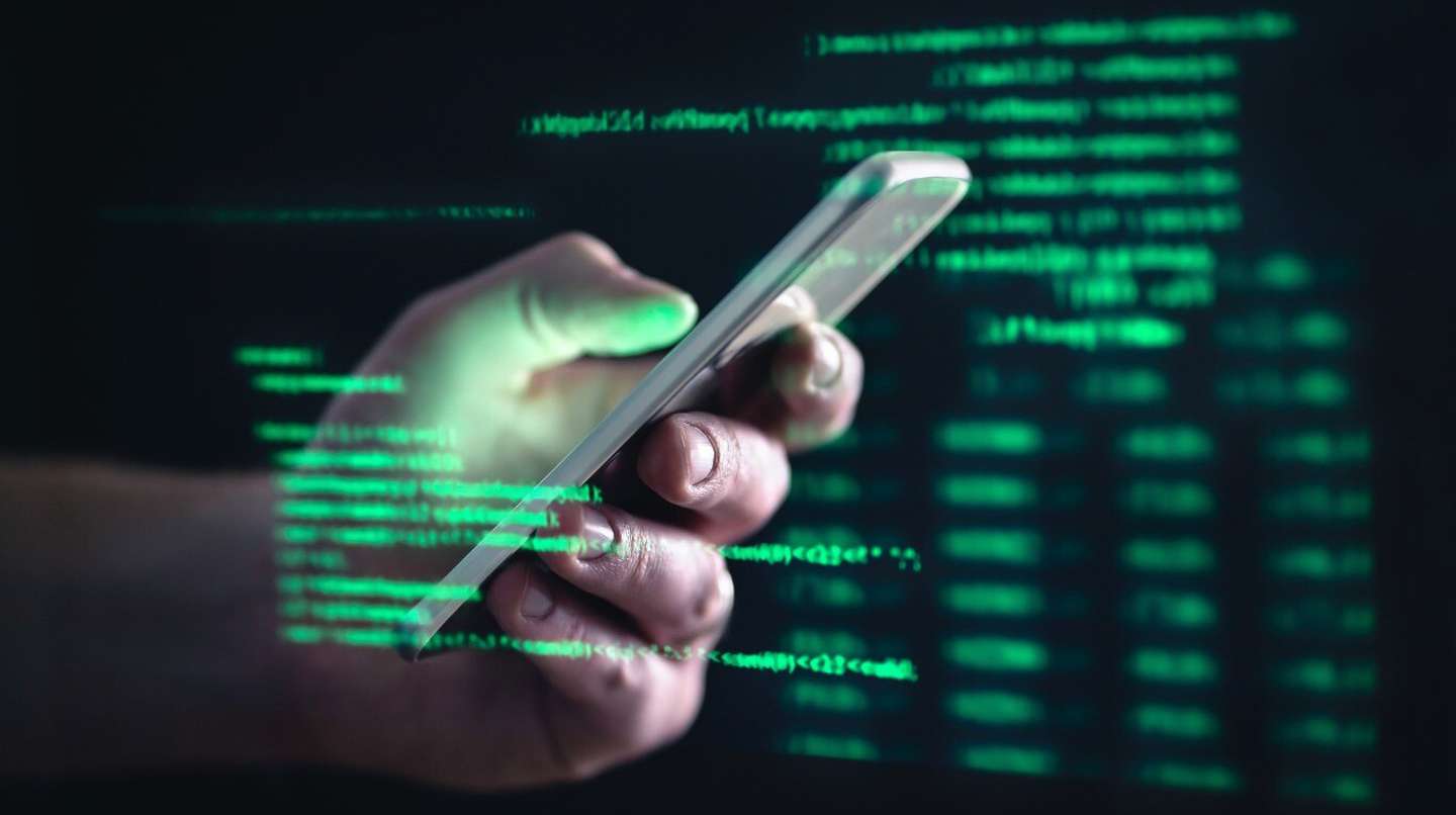 Estafa por WhatsApp: ofrecen dinero por un falso aniversario de YPF y se quedan con tus datos