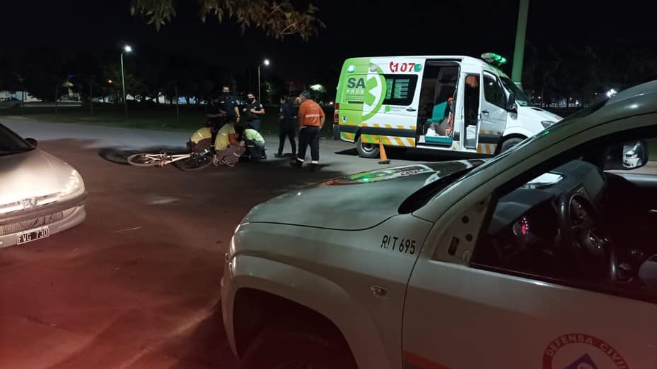 Atropelló a una ciclista y escapó