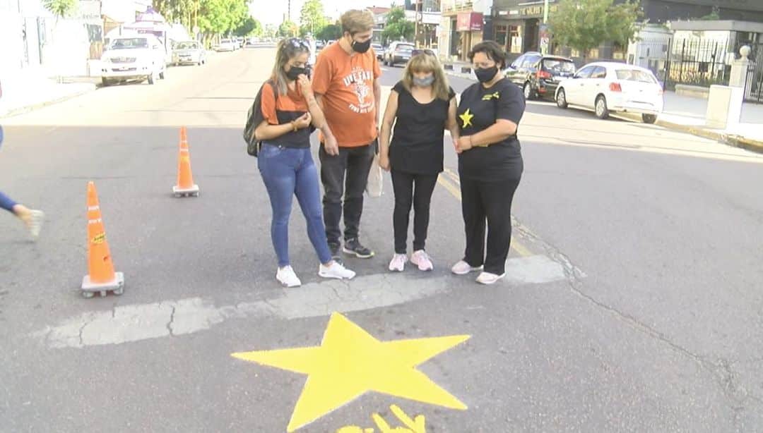 Estrellas amarillas: el recuerdo de un moticlista que falleció en 2003