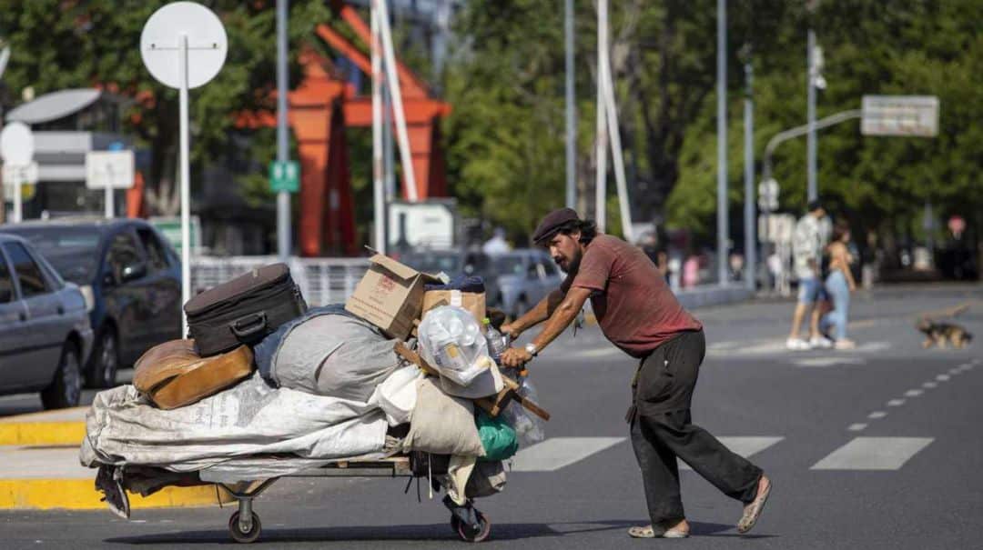 La pobreza cerró 2022 en 39,2%: ya afecta a 18,1 millones de argentinos