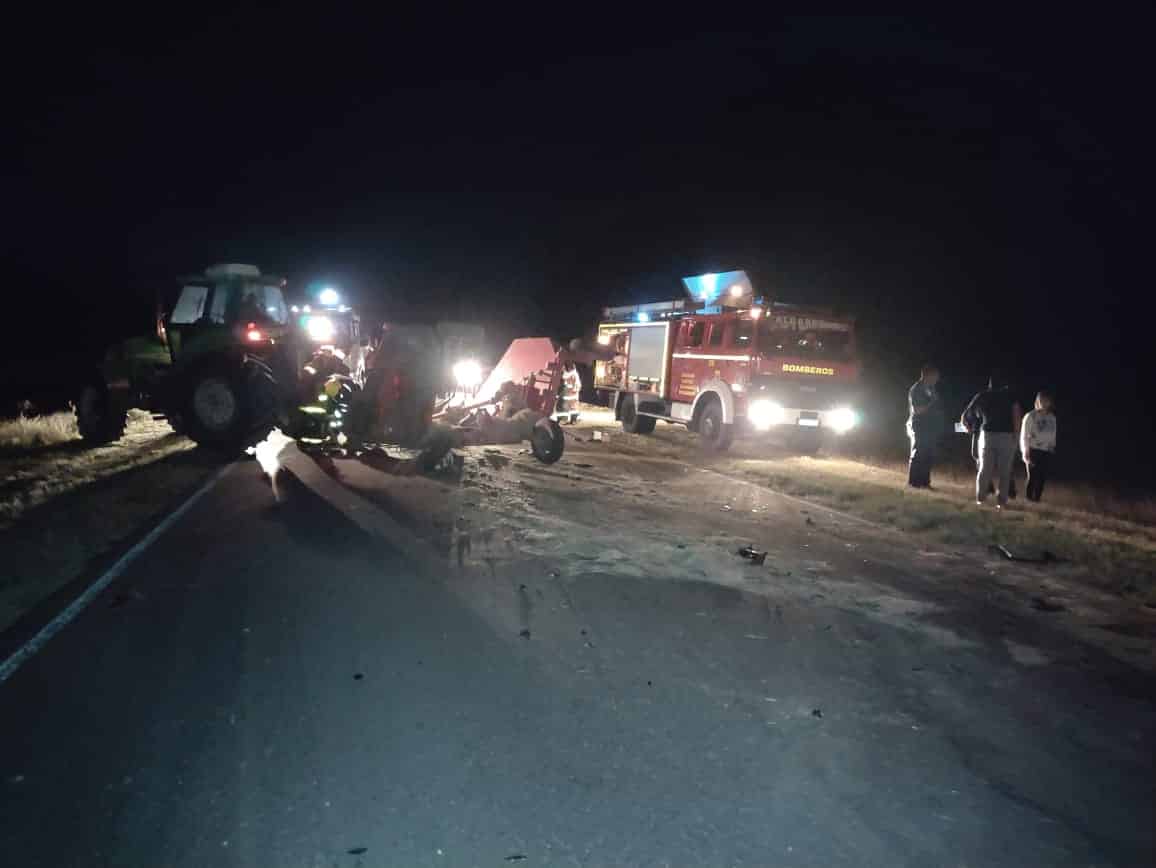 Chocó contra una desmalezadora que circulaba sin luces por la Ruta 22