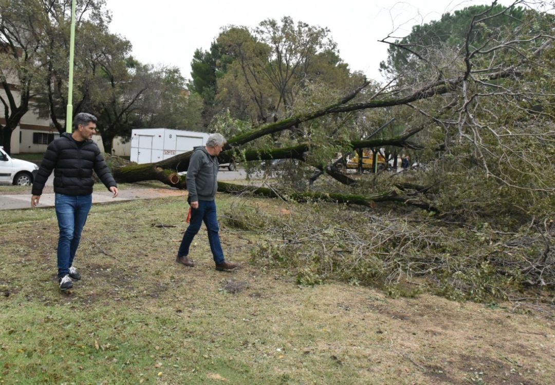 El intendente recorrió las zonas más afectadas por el temporal